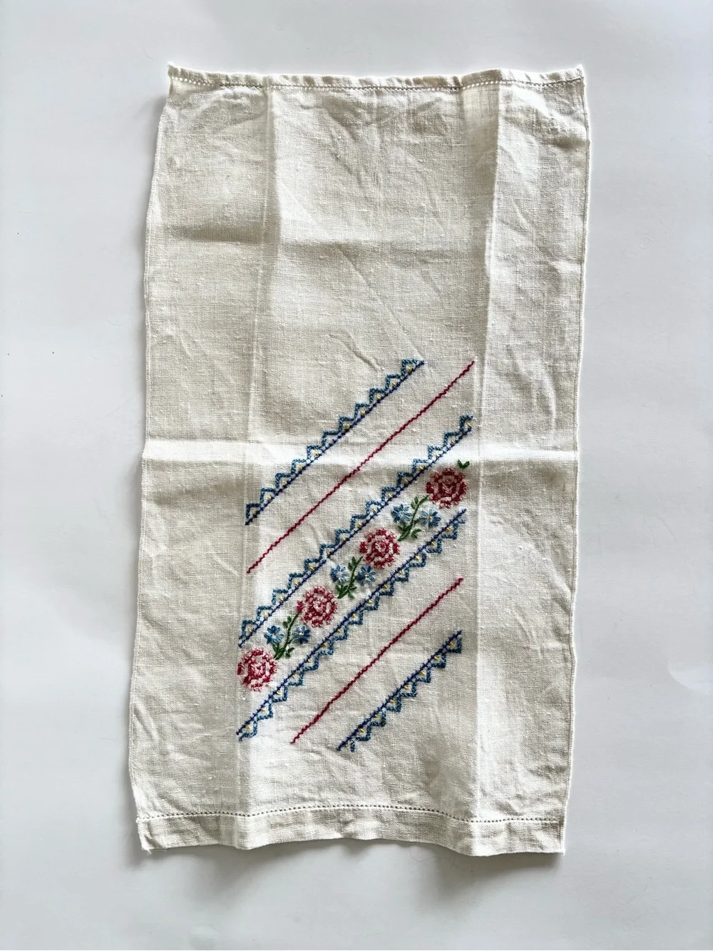 Vintage Linen Cross Stitched Guest Towels Fingertip Towels Tea  Towels Pair